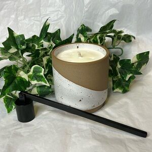 NEW 8 oz Sea Salt White Tea Scented Soy Candle, vintage clay jar, metal snuffer